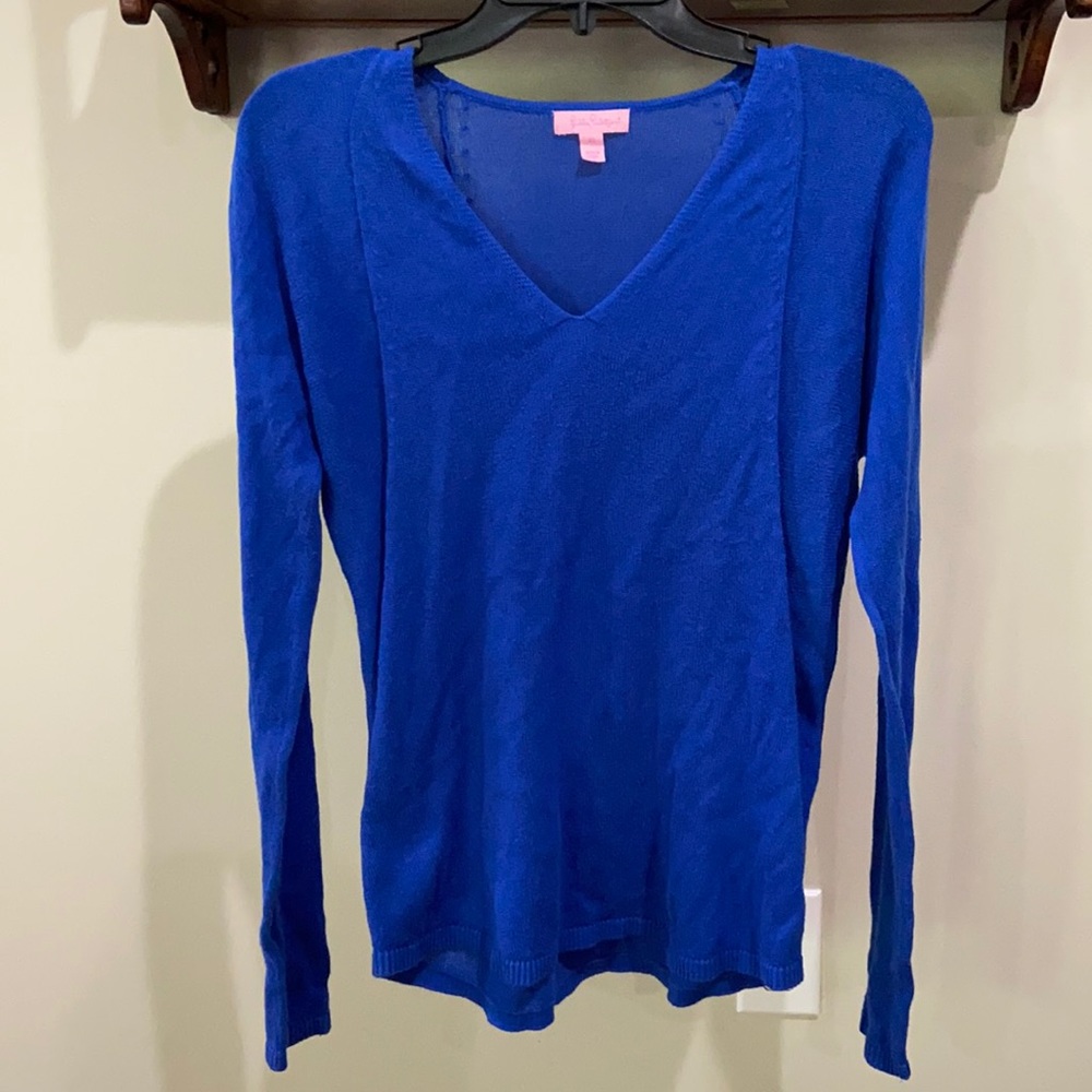Lilly Pulitzer sweater ! So soft ... like new.